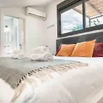 Bright Spacious Duplex With Terrace By Rems