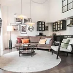 Bright Spacious Duplex With Terrace By Rems
