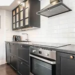 Bright Spacious Duplex With Terrace By Rems