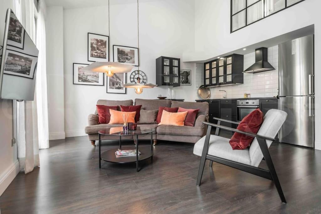 Apartament Bright Spacious Duplex With Terrace By Rems