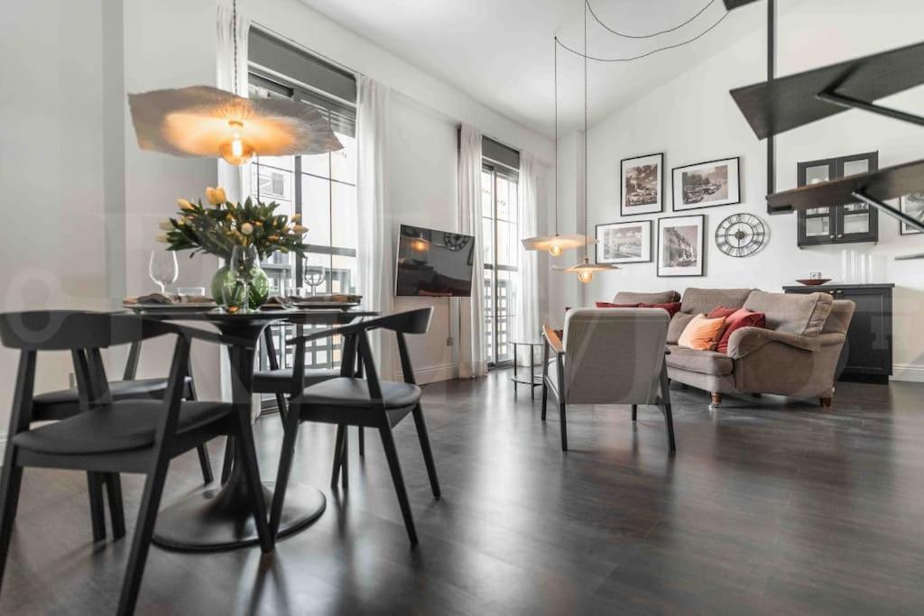Bright Spacious Duplex With Terrace By Rems Apartament