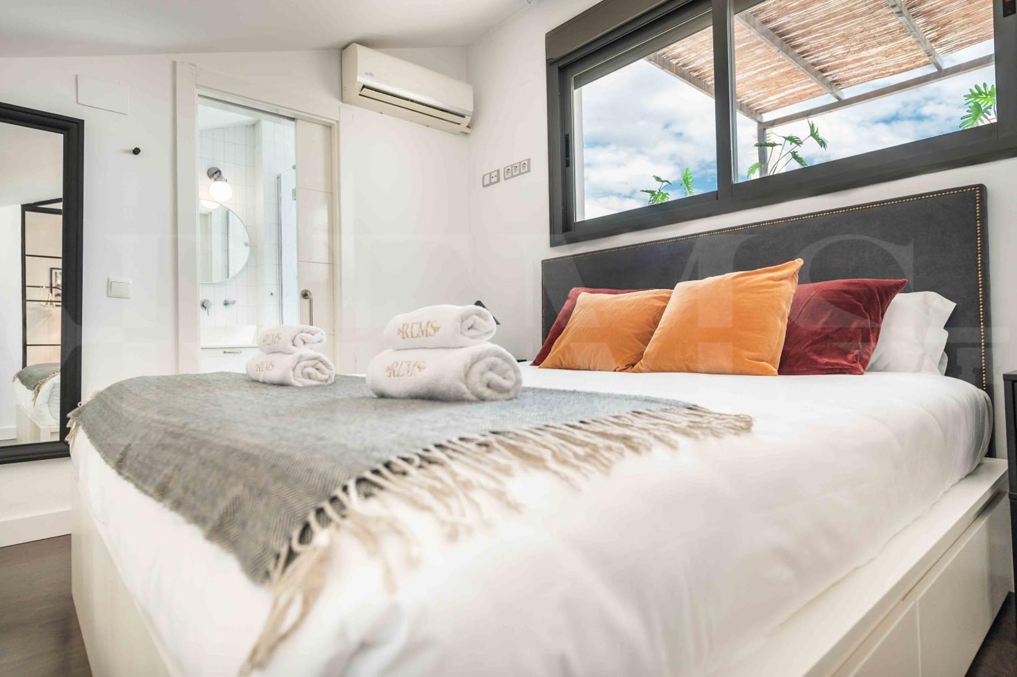 Apartament Bright Spacious Duplex With Terrace By Rems