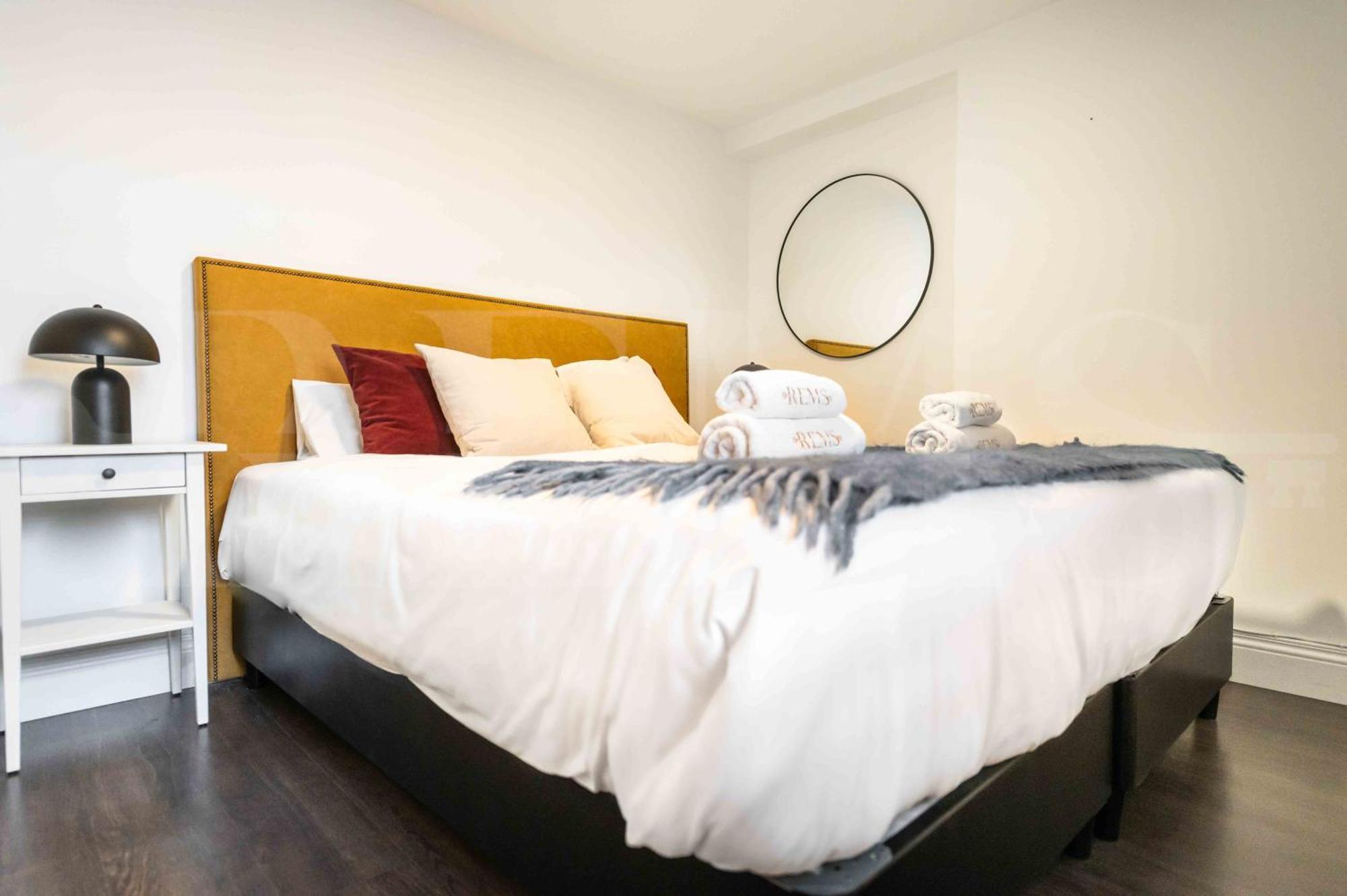 Bright Spacious Duplex With Terrace By Rems Apartamento